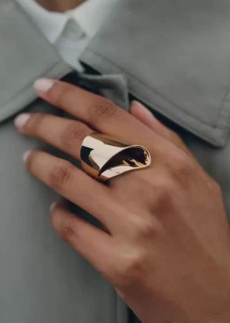 Anillo Draped Éole Edición bañado en oro de 24 quilates