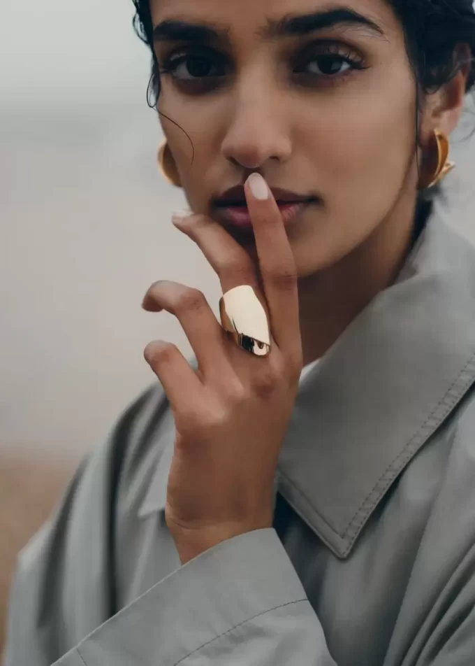 Anillo Draped Éole Edición bañado en oro de 24 quilates
