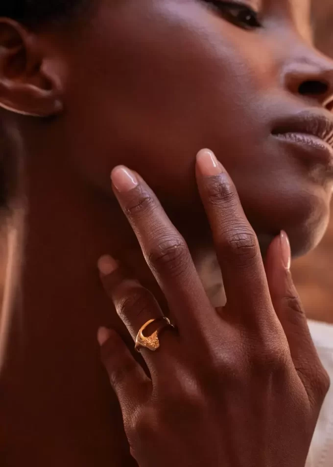 Anillo Eroz Fine Ring Edition bañado en oro de 24 quilates