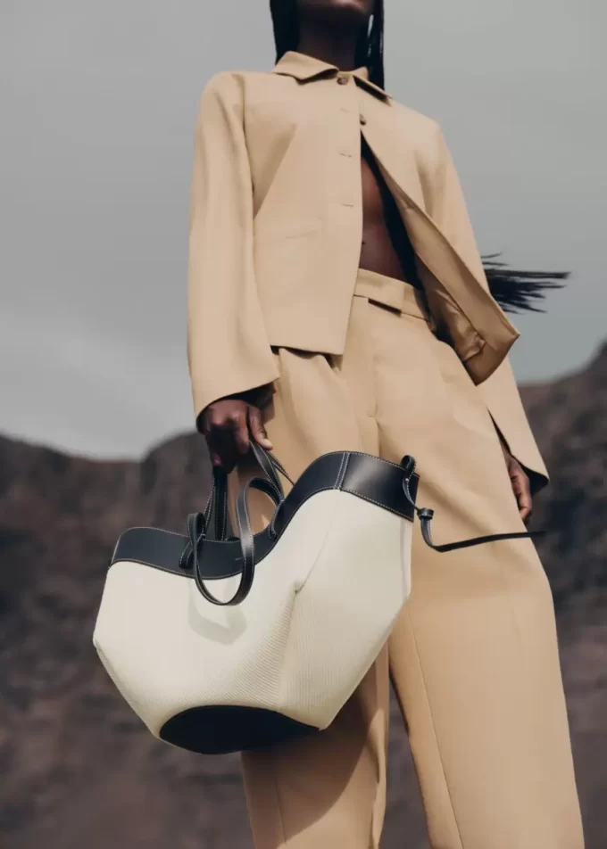 Edición Cyme Lienzo negro Edición Cyme Lienzo negro