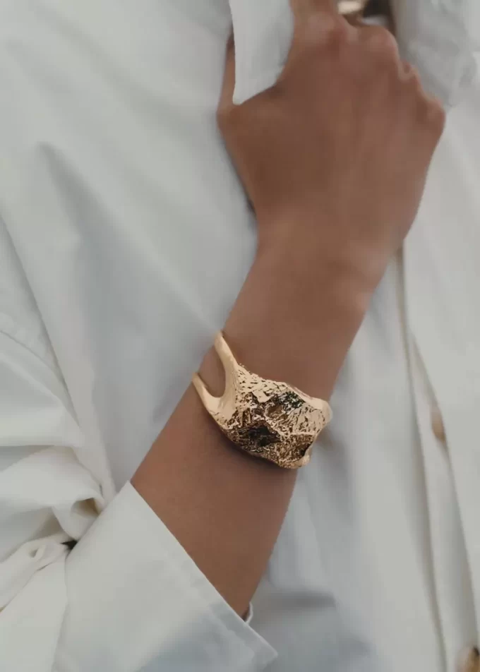 Eroz Cuff Edition bañado en oro de 24 quilates Eroz Cuff Edition bañado en oro de 24 quilates