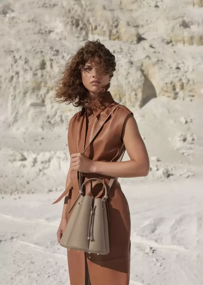 Numéro Huit Edition Taupe texturizado