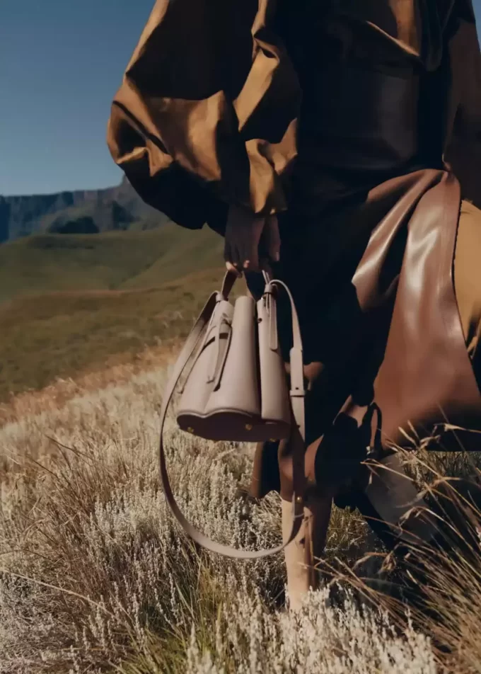 Numéro Huit Mini Edition Taupe texturizado