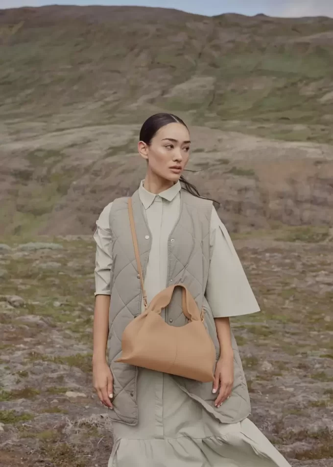 Numéro Neuf Edition Beige texturizado