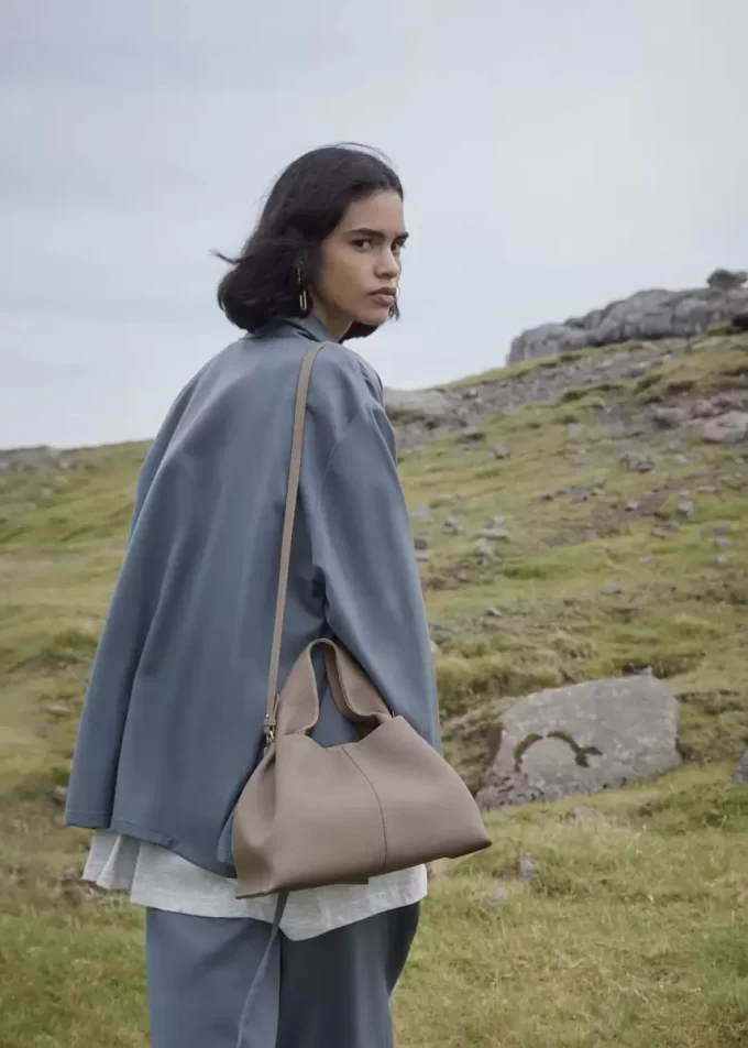 Numéro Neuf Edition Taupe texturizado