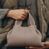 Numéro Neuf Mini Edition Taupe texturizado