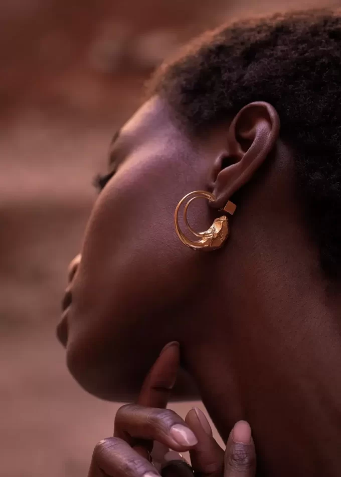 Pendientes de aro Eroz Edición bañados en oro de 24 quilates Pendientes de aro Eroz Edición bañados en oro de 24 quilates