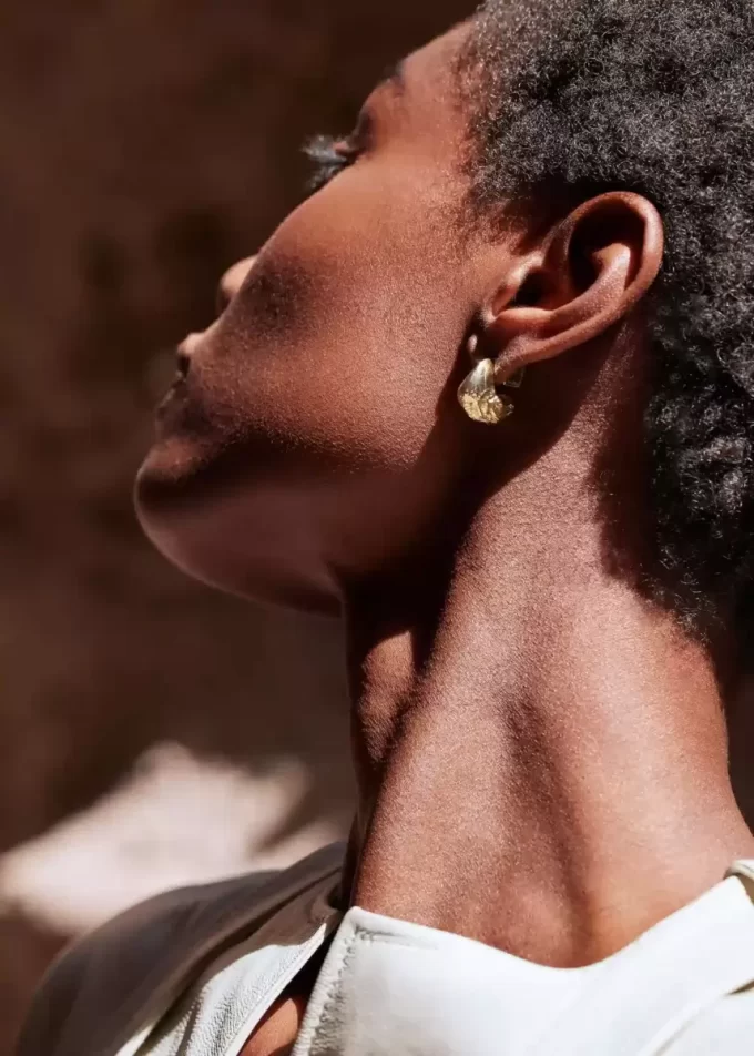 Pendientes Eroz Edición Stud bañados en oro de 24 quilates