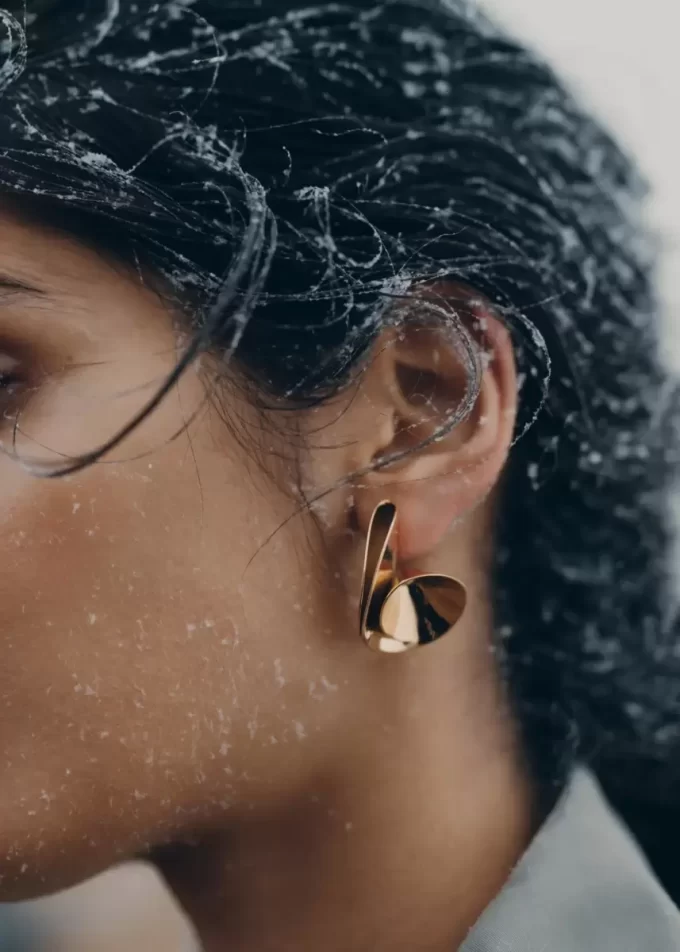 Pendientes Éole Edición bañados en oro de 24 quilates Pendientes Éole Edición bañados en oro de 24 quilates